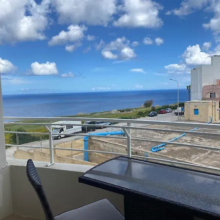 Ocean View Marsascala Apartment *